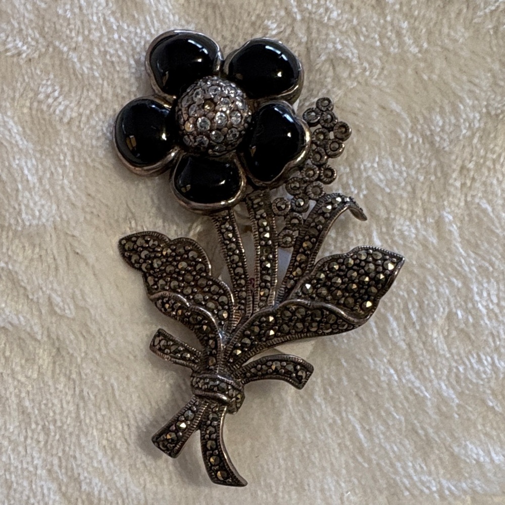 Elegant sterling marcesite jade Floral Brooch
